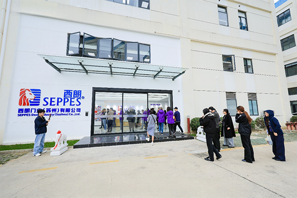 外国友人来访西朗门业