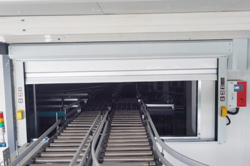 食品传送口快速门：快速启闭与高度洁净的输送线隔断门