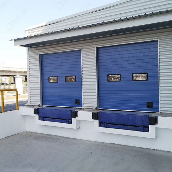 出货口提升门与装卸货平台