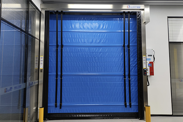 保温堆积快速门